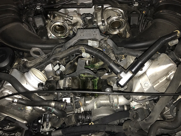 BMW X6 E71 エンジンストール 修理