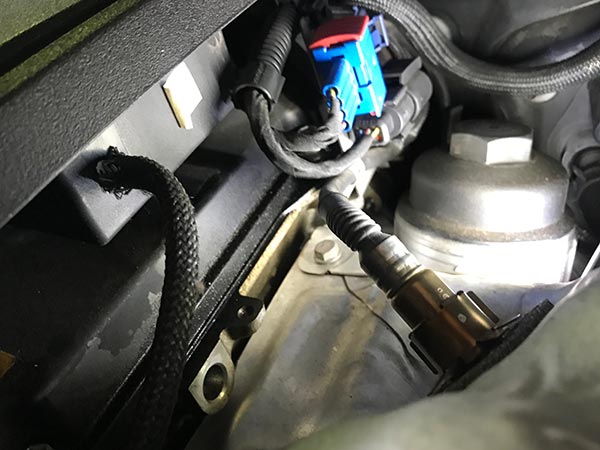 BMW 1シリーズ F20 エンジンオイル漏れ 修理
